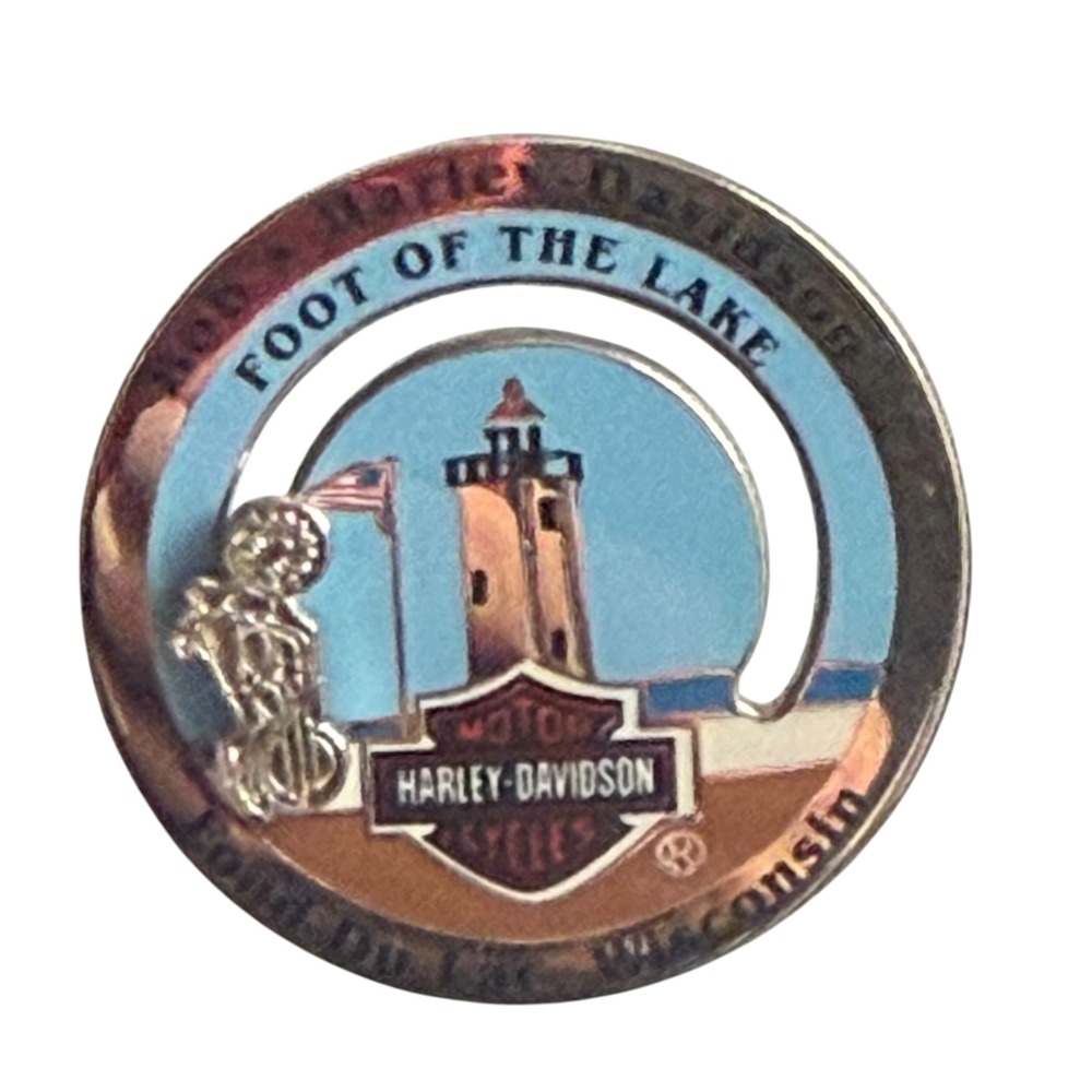 Vtg Harley Davidson Bob's Foot of the Lake Wisconsin‎ Round Metal Pin 2005 Biker
